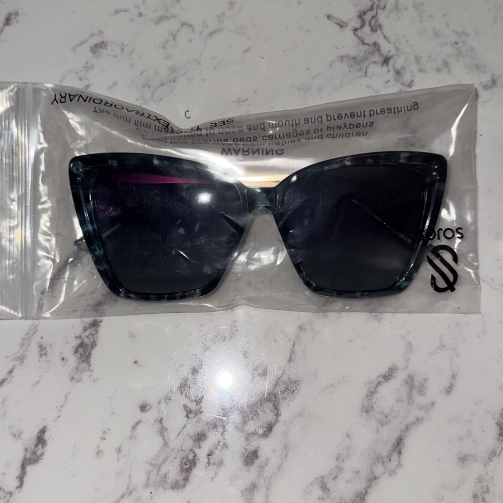 Soros Stylish Black Cat-Eye Sunglasses